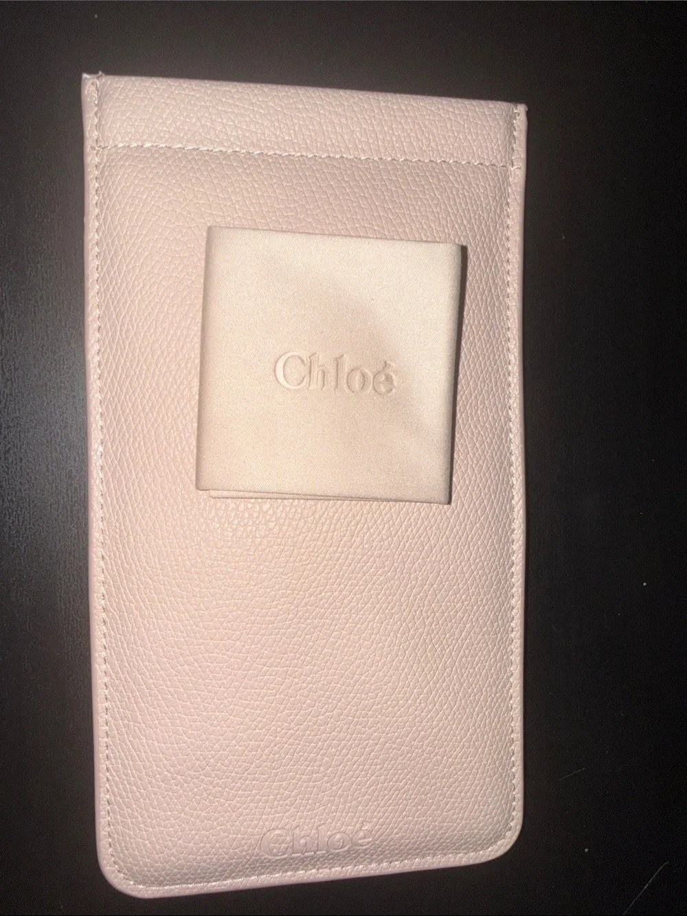 Chloé questions leave